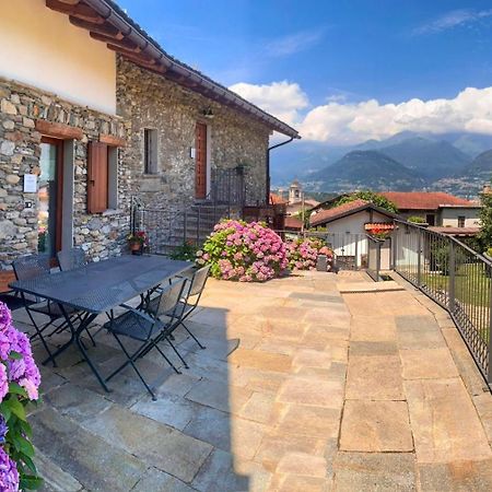 Villa La Volta - Molino Maufet Mühle - Patio on the garden Colico Exterior foto